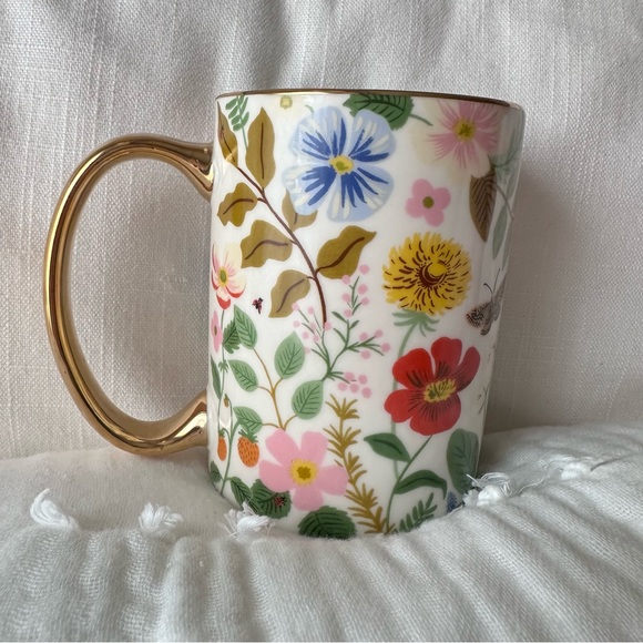 Rifle Paper Co. 🍓🌱 Porcelain Garden Mug — Strawberry Fields - Picture 5 of 15